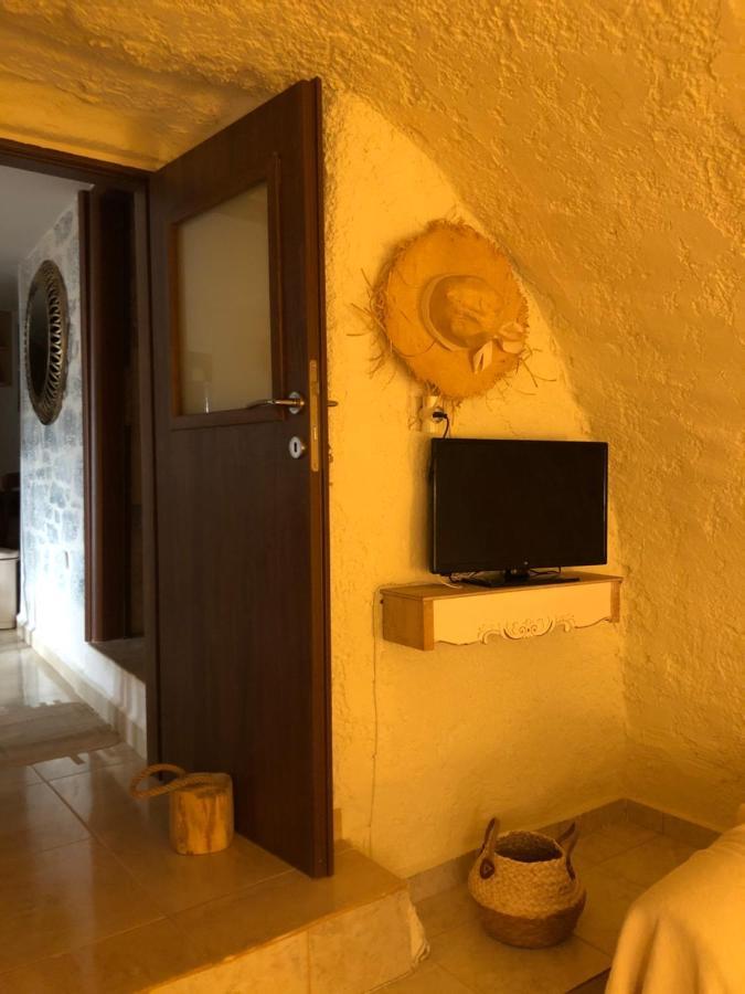 Kamares Cave House 3 Apartment Álika Екстериор снимка